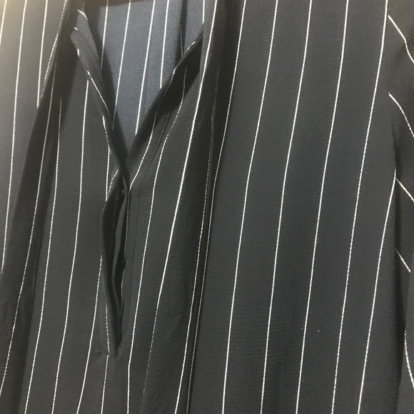 Mandee Navy Blue Striped Blouse. Size : S - Picture 6 of 14